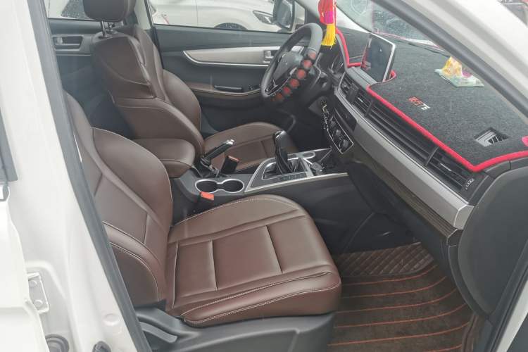Used FORTHING T5 2023 Grand Edition 1.6L Manual Dream Version Five Seats Interior 6