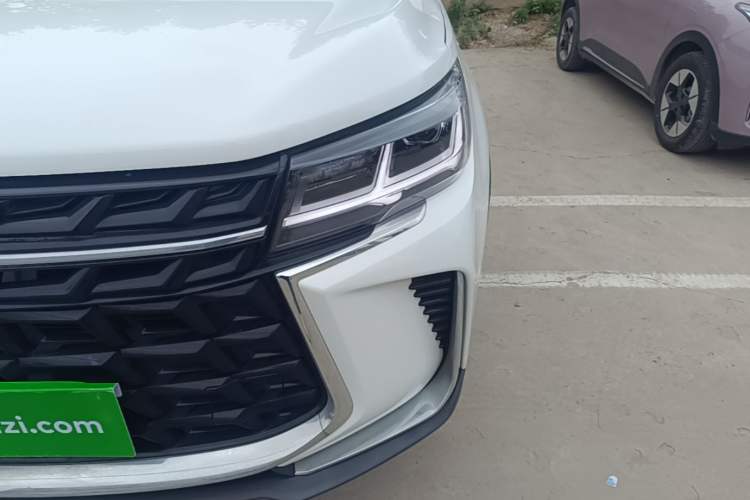 Used FORTHING T5 2023 Grand Edition 1.6L Manual Dream Version Five Seats Left Front Headlight