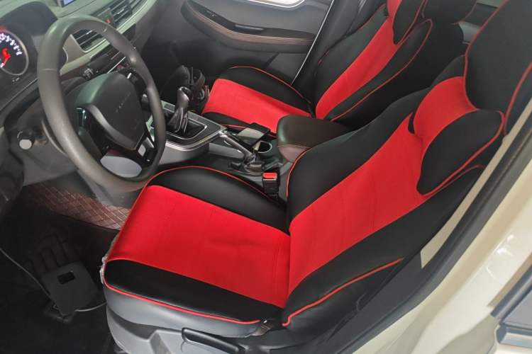 Used FORTHING T5 2023 Grand Edition 1.6L Manual Dream Version Five Seats Left Front Seat