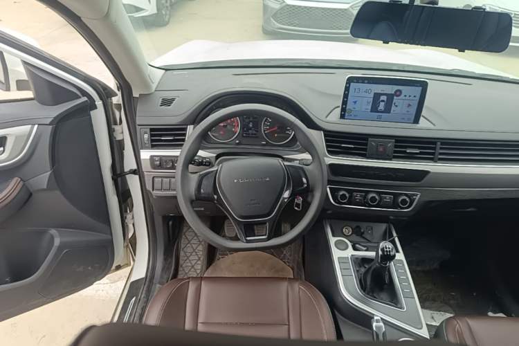 Used FORTHING T5 2023 Grand Edition 1.6L Manual Dream Version Five Seats Steering Wheel