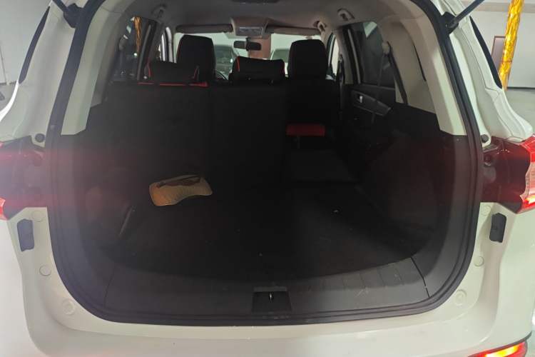 Used FORTHING T5 2023 Grand Edition 1.6L Manual Dream Version Five Seats Trunk