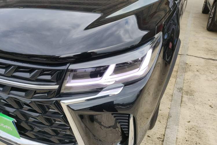 Used FORTHING T5 2024 Grand Edition 1.6L Manual Dream-Chasing Version 5 Seats Left Front Headlight