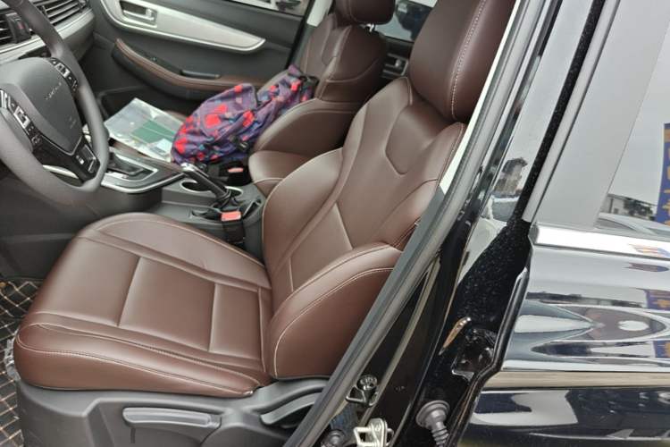 Used FORTHING T5 2024 Grand Edition 1.6L CVT Dream Version 5 Seats Left Front Seat