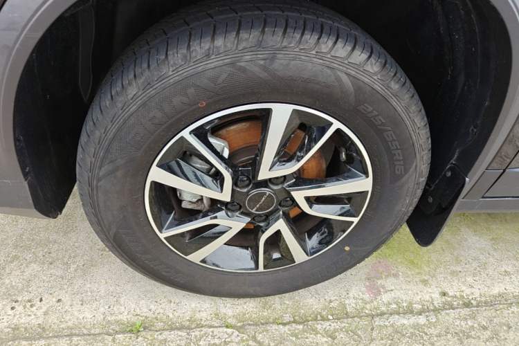 Used FORTHING T5 2024 Grand Edition 1.6L CVT Dream Version 5 Seats Left Front Wheel Hub
