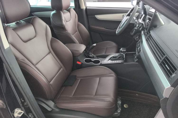 Used FORTHING T5 2024 Grand Edition 1.6L CVT Dream Model 5-Seater Right Front Seat