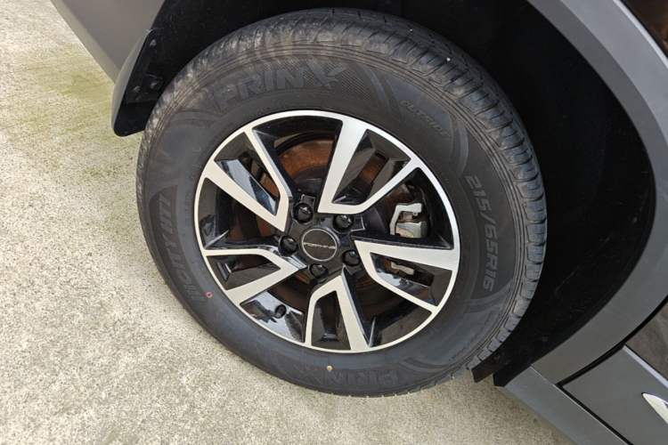 Used FORTHING T5 2024 Grand Edition 1.6L CVT Dream Version 5 Seats Right Rear Wheel Hub