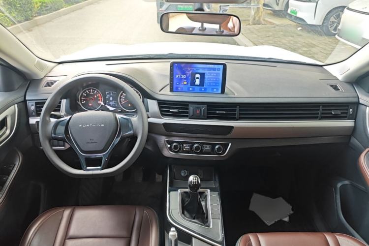 Used FORTHING T5 2024 Grand Edition 1.6L Manual Dream-Chasing Version 5 Seats Center Console