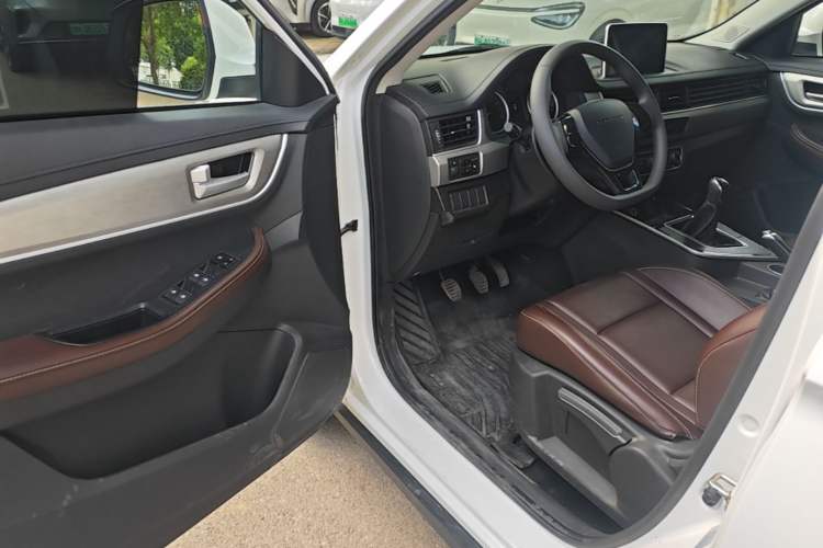 Used FORTHING T5 2024 Grand Edition 1.6L Manual Dream-Chasing Version 5 Seats Driver Seat