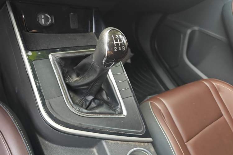Used FORTHING T5 2024 Grand Edition 1.6L Manual Dream-Chasing Version 5 Seats Gear Lever