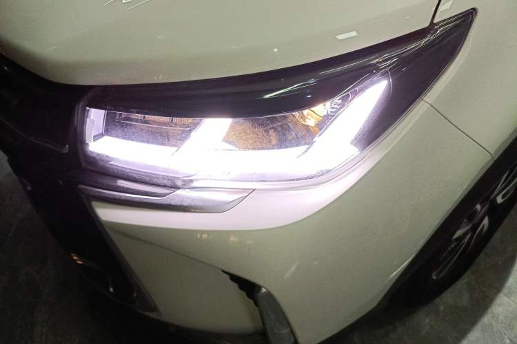 Used FORTHING T5 2024 Grand Edition 1.6L Manual Dream Version 5 Seats Left Front Headlight