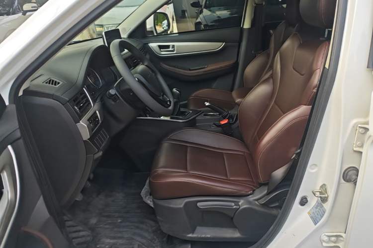 Used FORTHING T5 2024 Grand Edition 1.6L Manual Dream-Chasing Version 5 Seats Left Front Seat