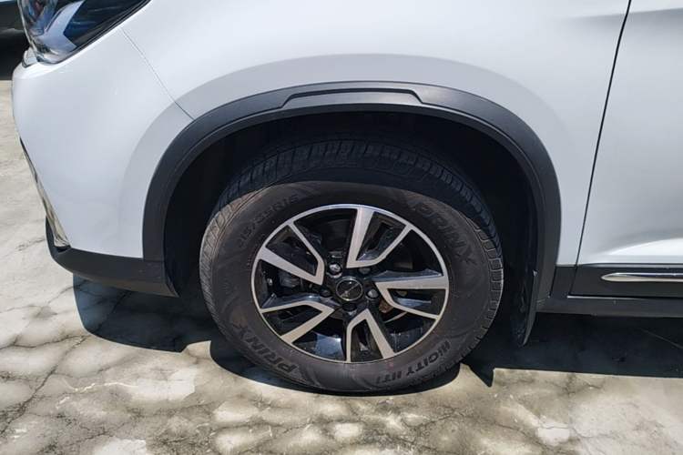 Used FORTHING T5 2024 Grand Edition 1.6L Manual Dream-Chasing Version 5 Seats Left Front Wheel Hub