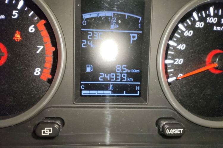Used FORTHING T5 2024 Grand Edition 1.6L CVT "Good Things Peanut" Version 5-Seater Odometer Close Up