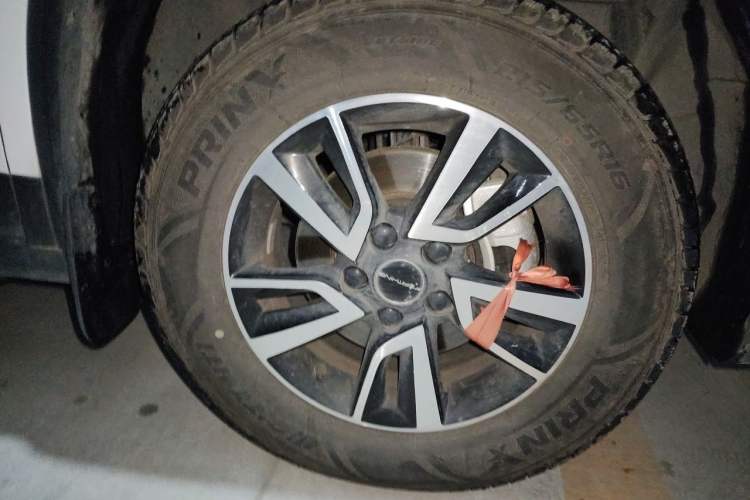 Used FORTHING T5 2024 Grand Edition 1.6L CVT "Good Things Peanut" Version 5-Seater Right Front Wheel Hub