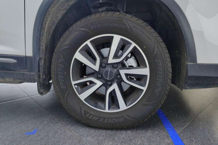 Used FORTHING T5 2024 Grand Edition 1.6L CVT Dream Version 5 Seats Right Front Wheel Hub