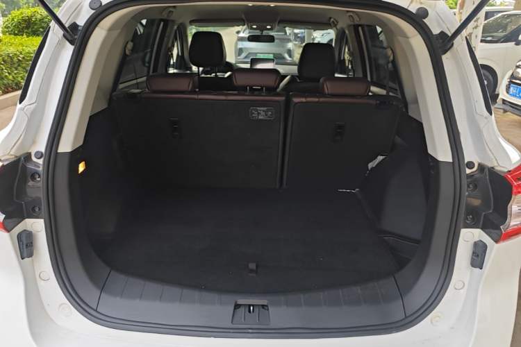 Used FORTHING T5 2024 Grand Edition 1.6L Manual Dream-Chasing Version 5 Seats Trunk