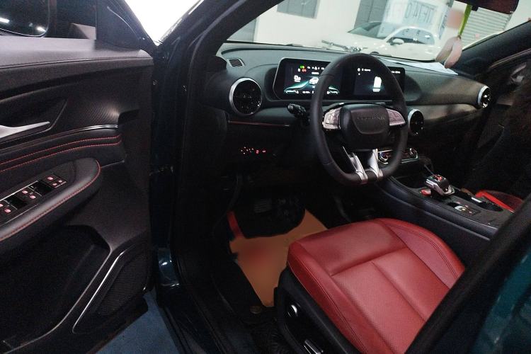 Used FORTHING T5 EVO 2021 1.5TD DCT Starry Edition Interior 3