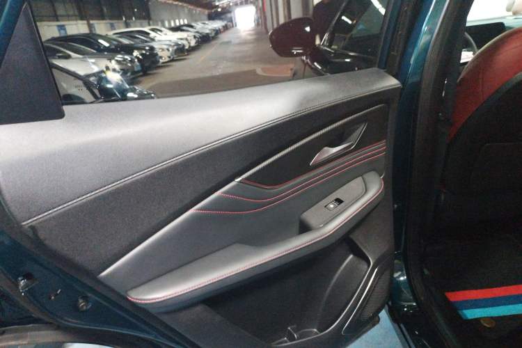 Used FORTHING T5 EVO 2021 1.5TD DCT Starry Edition Interior 8