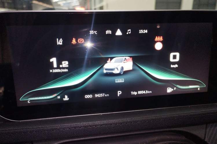 Used FORTHING T5 EVO 2021 1.5TD DCT Starry Edition Odometer Close Up