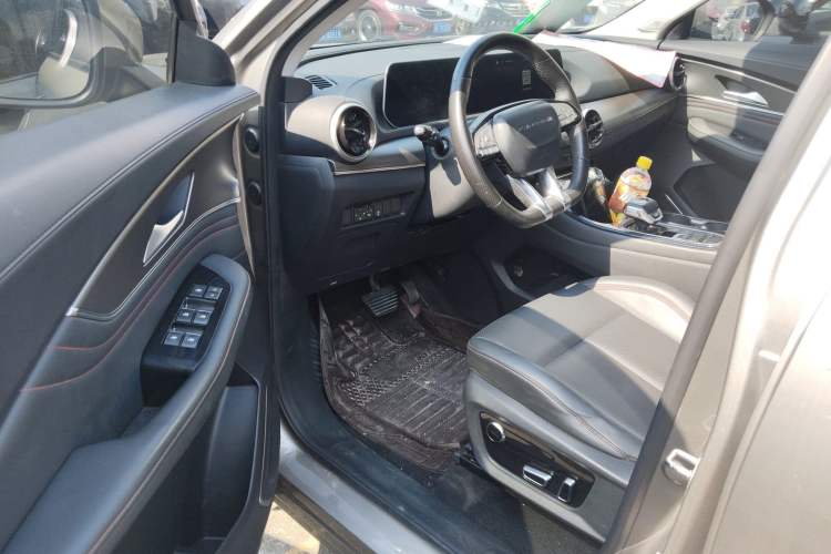 Used FORTHING T5 EVO 2021 1.5TD DCT Diamond Edition Interior 3
