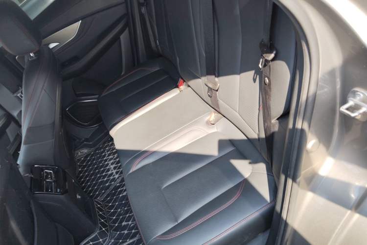 Used FORTHING T5 EVO 2021 1.5TD DCT Diamond Edition Interior 4