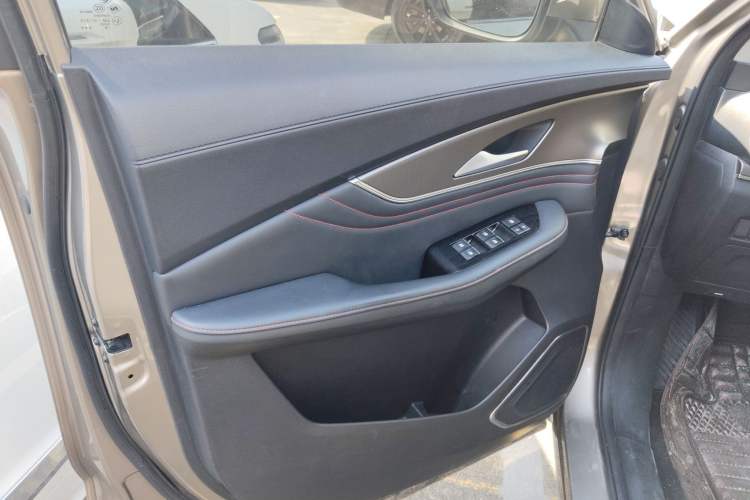 Used FORTHING T5 EVO 2021 1.5TD DCT Diamond Edition Interior 7
