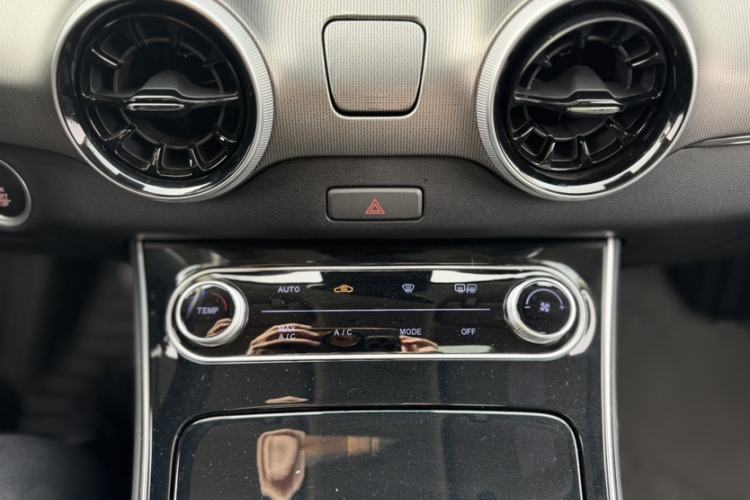 Used FORTHING T5 EVO 2021 1.5TD DCT Diamond Edition Audio And AC Panel