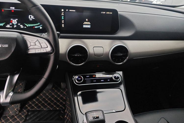 Used FORTHING T5 EVO 2021 1.5TD DCT Diamond Edition Audio And AC Panel