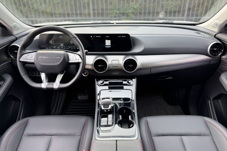 Used FORTHING T5 EVO 2021 1.5TD DCT Diamond Edition Interior 1