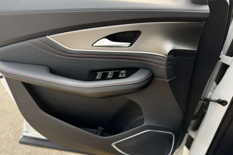 Used FORTHING T5 EVO 2021 1.5TD DCT Diamond Edition Interior 10
