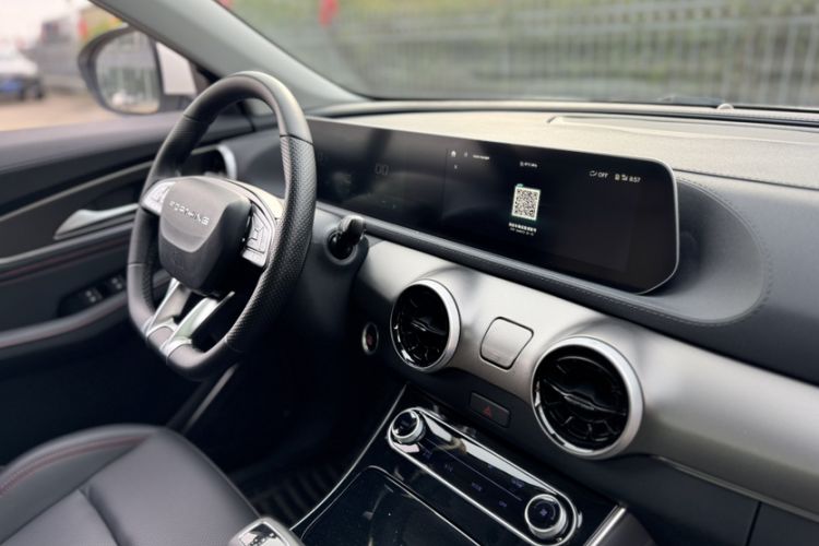 Used FORTHING T5 EVO 2021 1.5TD DCT Diamond Edition Interior 3