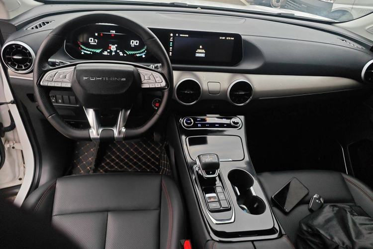 Used FORTHING T5 EVO 2021 1.5TD DCT Diamond Edition Interior 3