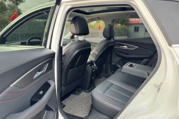 Used FORTHING T5 EVO 2021 1.5TD DCT Diamond Edition Interior 7