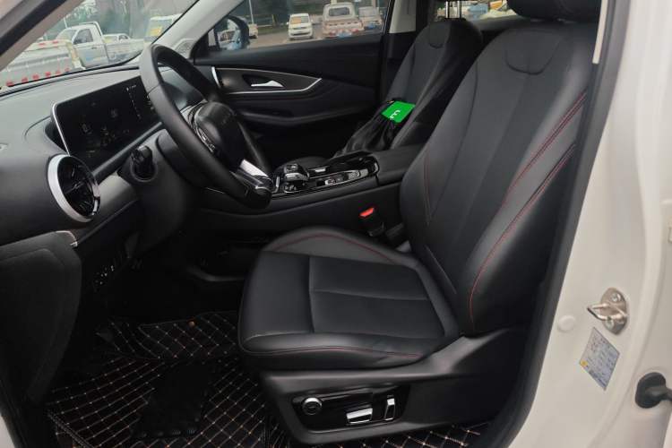 Used FORTHING T5 EVO 2021 1.5TD DCT Diamond Edition Left Front Seat