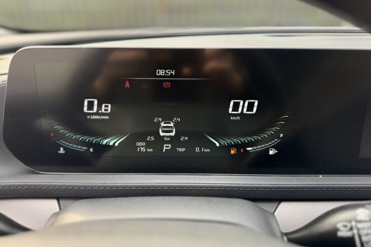 Used FORTHING T5 EVO 2021 1.5TD DCT Diamond Edition Odometer Close Up