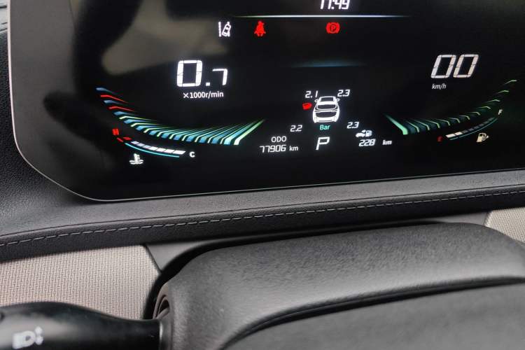 Used FORTHING T5 EVO 2021 1.5TD DCT Diamond Edition Odometer Close Up