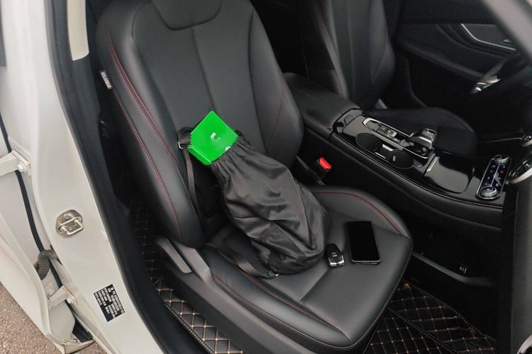 Used FORTHING T5 EVO 2021 1.5TD DCT Diamond Edition Right Front Seat