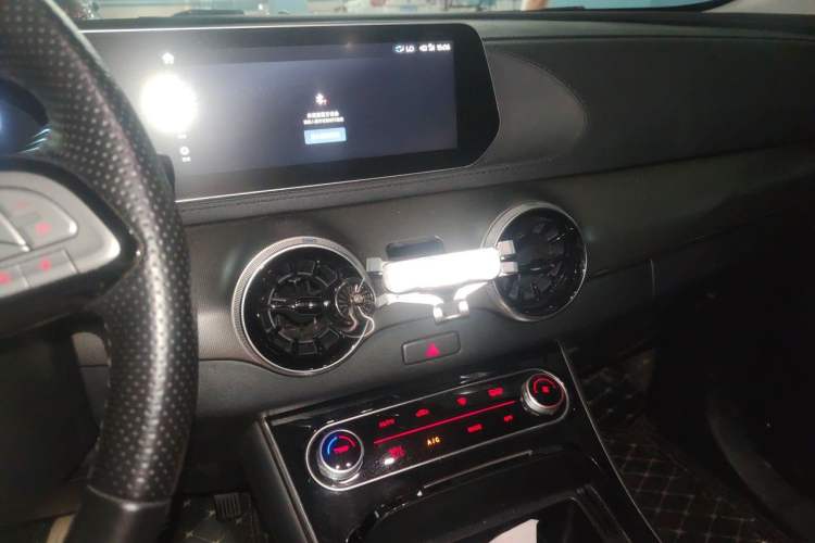 Used FORTHING T5 EVO 2021 1.5TD DCT Diamond Edition Audio And AC Panel