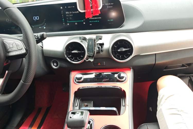 Used FORTHING T5 EVO 2021 1.5TD DCT Diamond Edition Audio And AC Panel