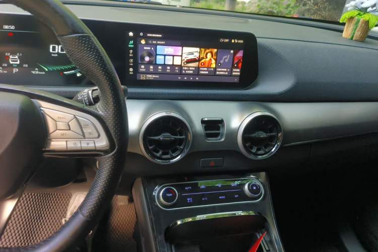 Used FORTHING T5 EVO 2021 1.5TD DCT Diamond Edition Audio And AC Panel