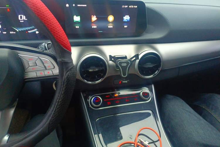 Used FORTHING T5 EVO 2021 1.5TD DCT Diamond Edition Audio And AC Panel