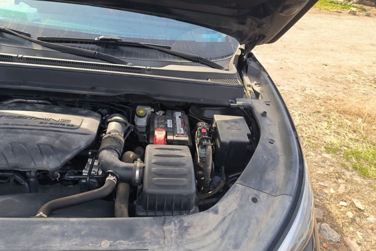 Used FORTHING T5 EVO 2021 1.5TD DCT Diamond Edition Engine Bay Left