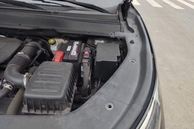 Used FORTHING T5 EVO 2021 1.5TD DCT Diamond Edition Engine Bay Left