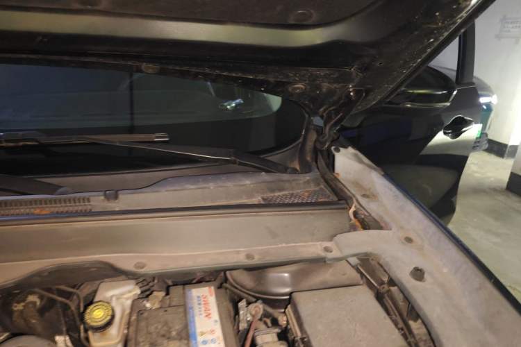 Used FORTHING T5 EVO 2021 1.5TD DCT Diamond Edition Engine Bay Left