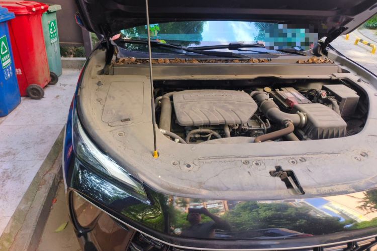 Used FORTHING T5 EVO 2021 1.5TD DCT Diamond Edition Engine Bay Right