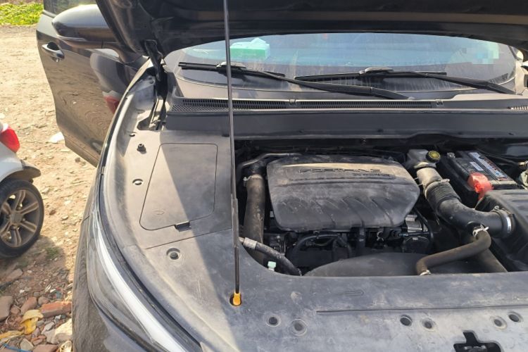 Used FORTHING T5 EVO 2021 1.5TD DCT Diamond Edition Engine Bay Right