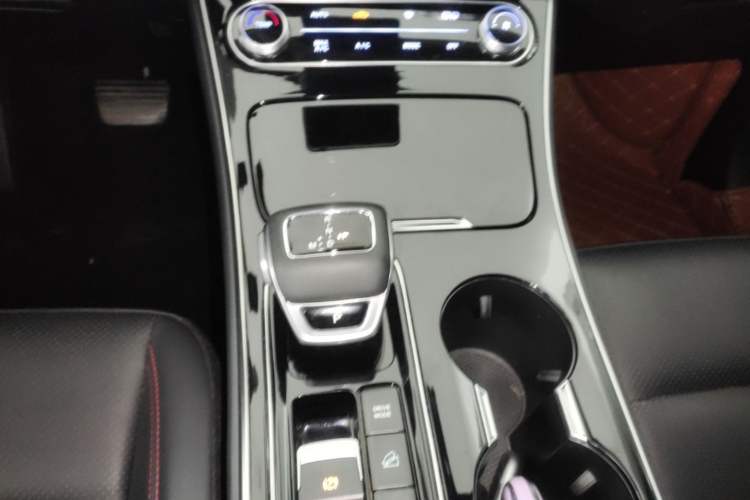 Used FORTHING T5 EVO 2021 1.5TD DCT Diamond Edition Gear Lever