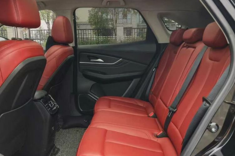 Used FORTHING T5 EVO 2021 1.5TD DCT Platinum Edition Interior 3