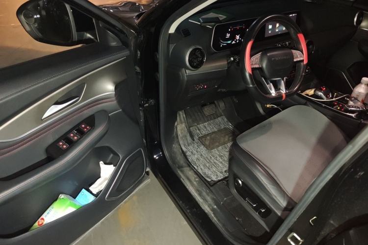 Used FORTHING T5 EVO 2021 1.5TD DCT Diamond Edition Interior 3