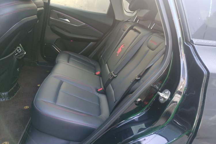 Used FORTHING T5 EVO 2021 1.5TD DCT Platinum Edition Interior 4